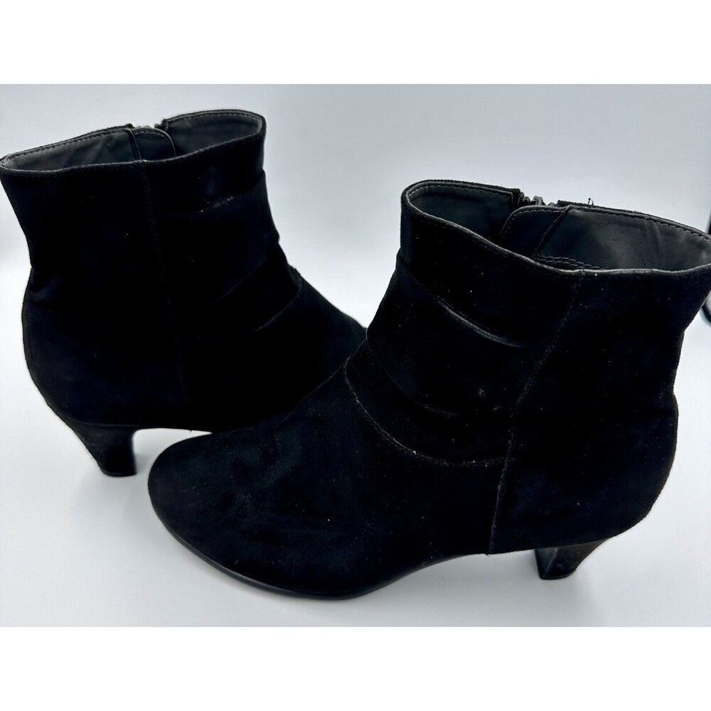 Aerosoles Black heeled boots size 7W Suede